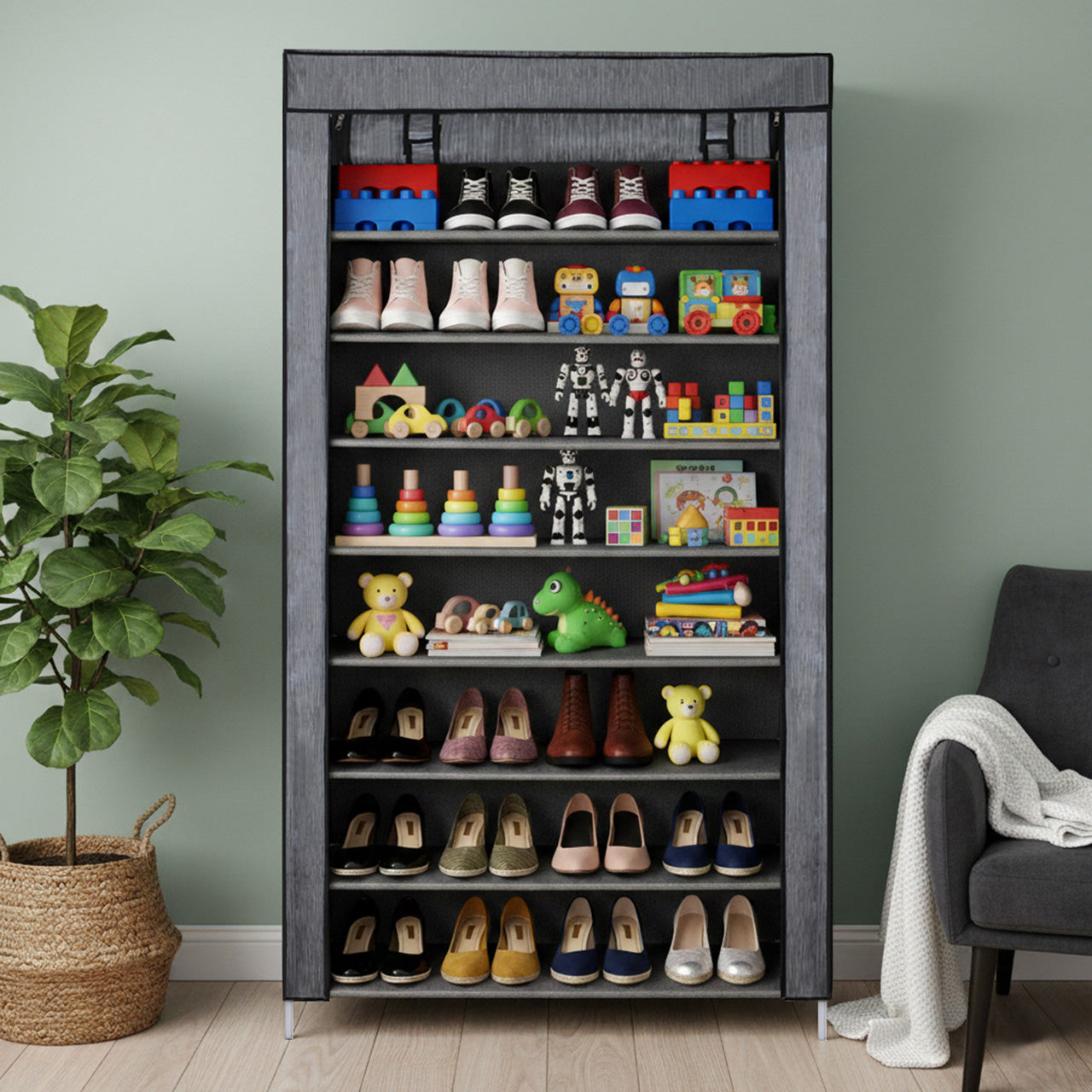 Sistema de almacenamiento vertical AG Box organizado con cajas y ropa, demostrando la estabilidad estructural y capacidad modular