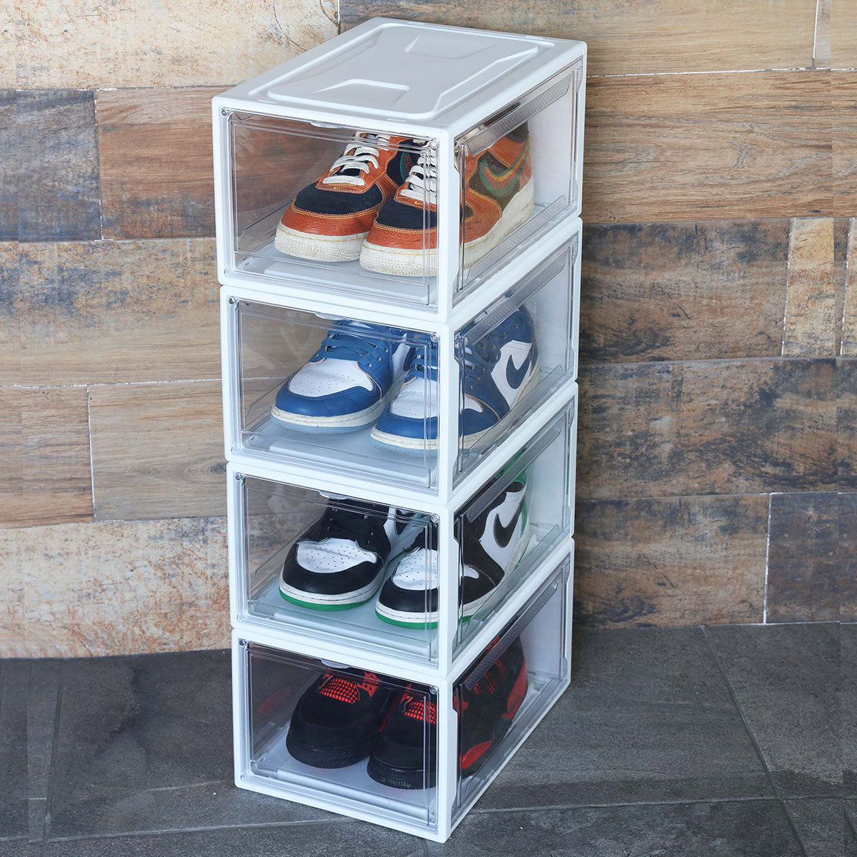 Torre de exhibicion Alexa Box Blanco con tenis y tacones protegidos del polvo